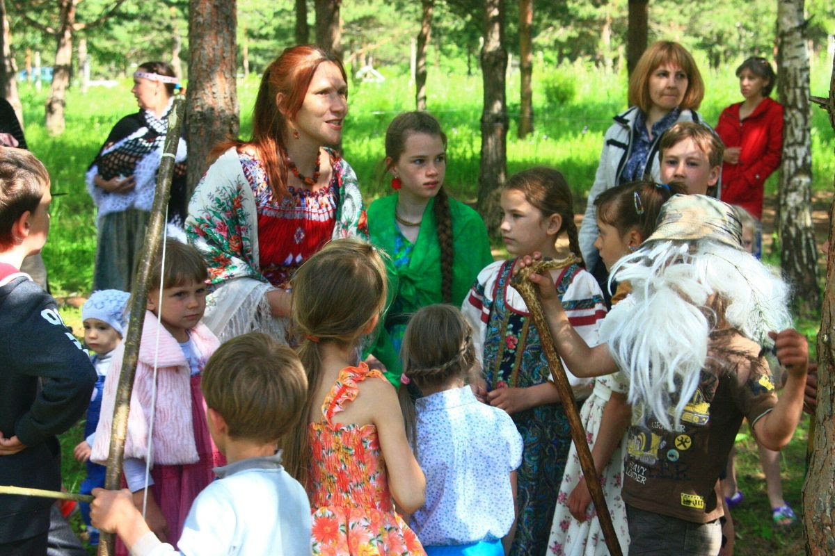 Kids and adults in kin's settlement «Milenki»