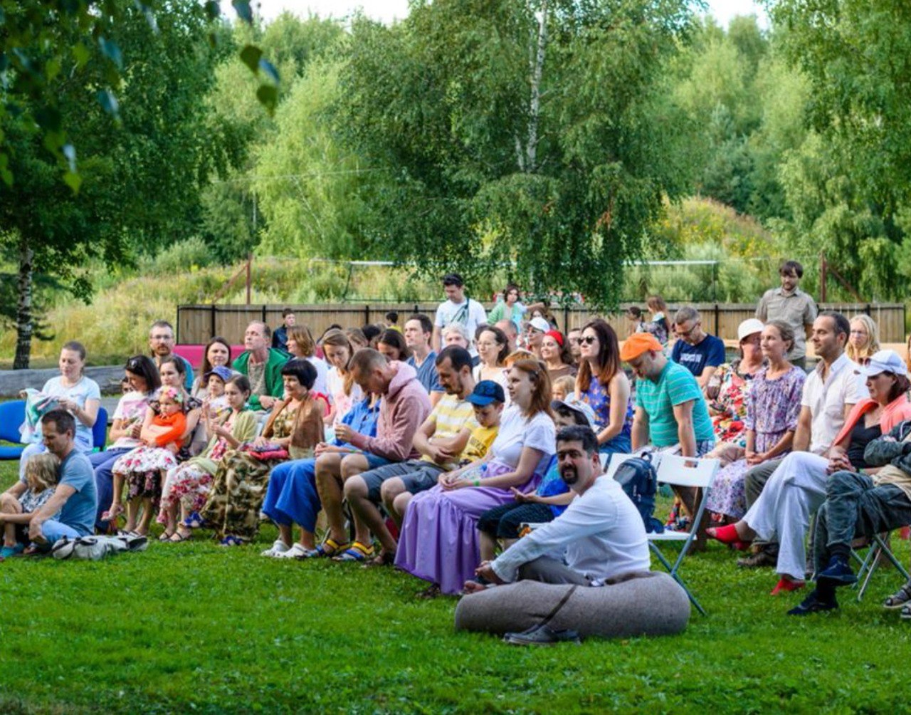 Experience in organizing social life in kin’s settlements: socio-cultural center «Dobraya Zemlya»