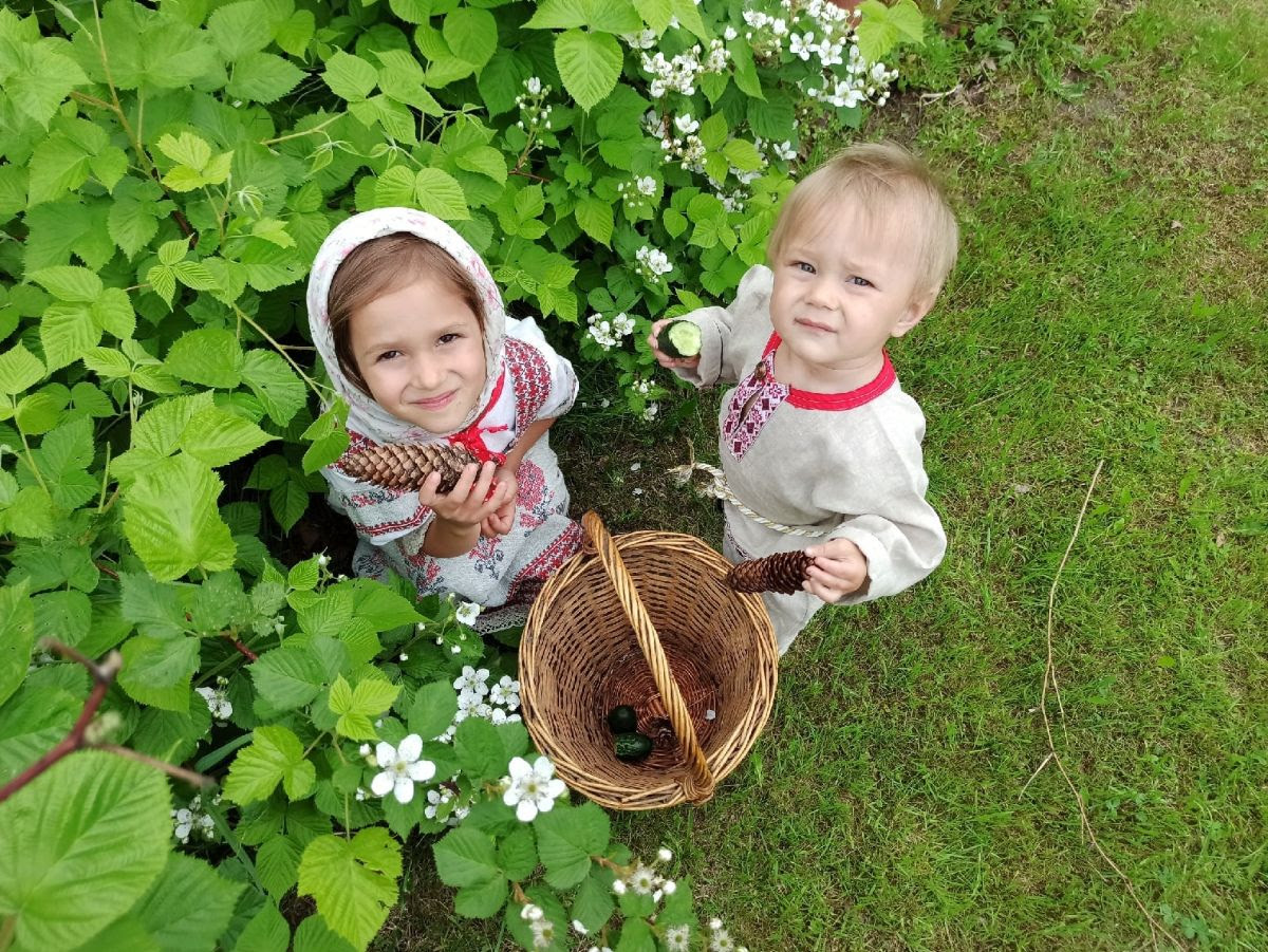 Kids in kin's Settlement «Mayskoye»