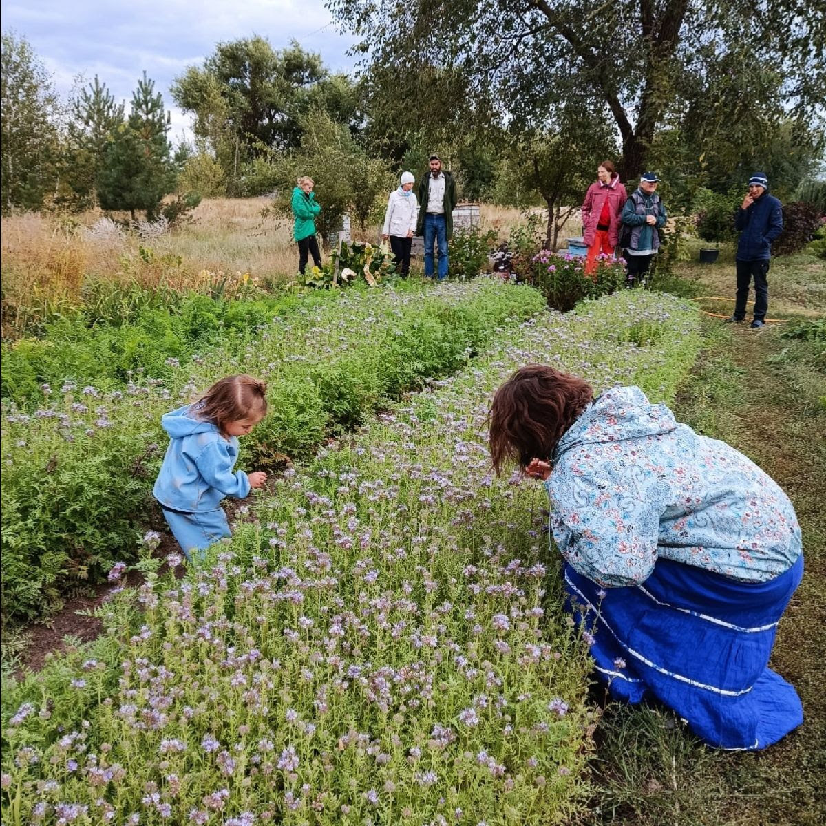 People of kin’s settlement «Raduzhnoye u Medveditsy»