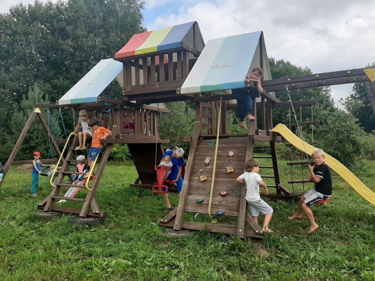 Kin's settlement «Zvon-Gora»: how we spent this summer