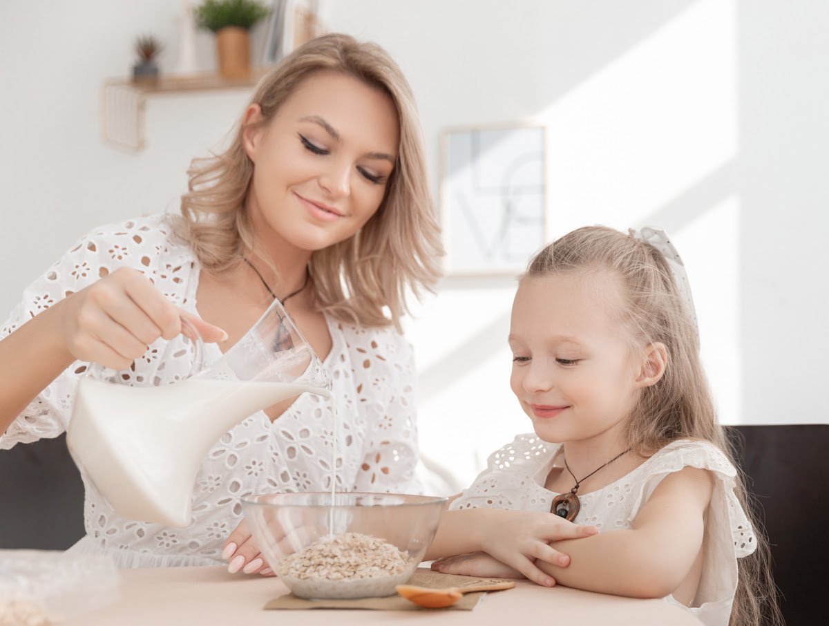 Cedar nut flakes are the product for the health of the whole family