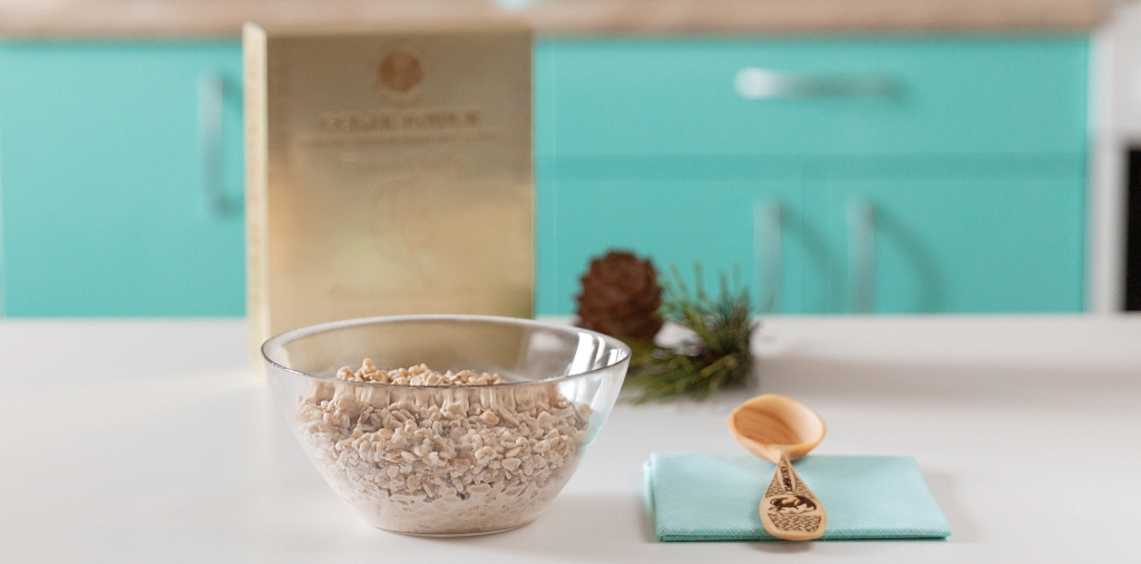 Cedar nut flakes as an alternative to meat in vegetarian dishes