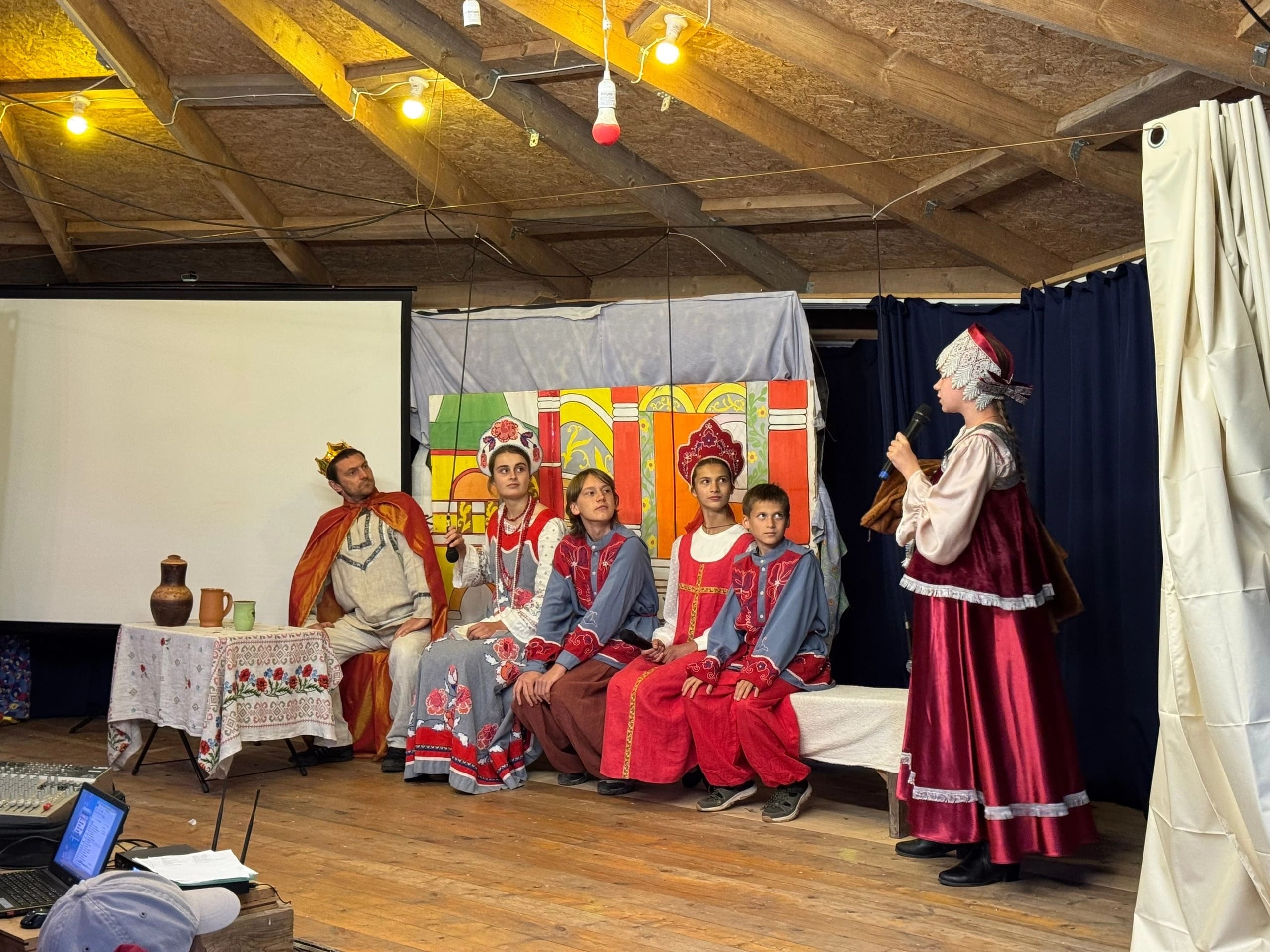 The kin’s settlement “Zhivaya Kartina